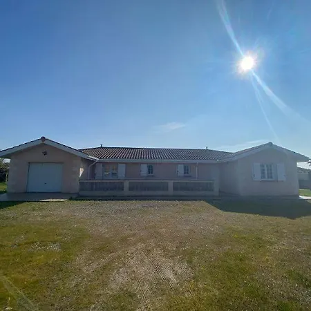 4 Grand Jardin Cloture Proche Commerces Et Plages Holiday home