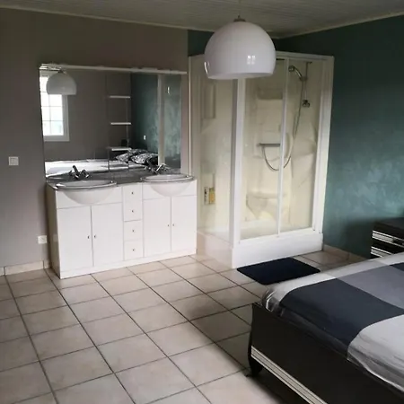 Holiday home 4 Grand Jardin Cloture Proche Commerces Et Plages Soulac-sur-Mer