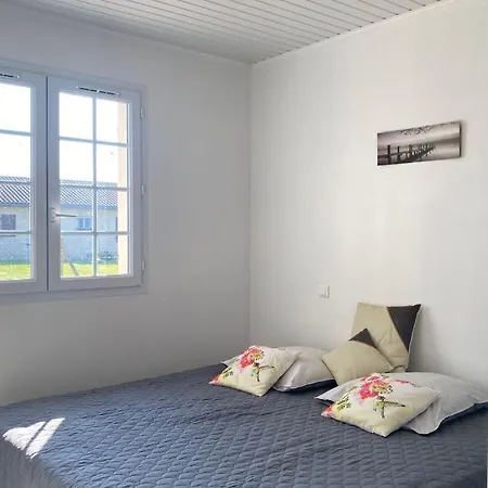 4 Grand Jardin Cloture Proche Commerces Et Plages Holiday home *